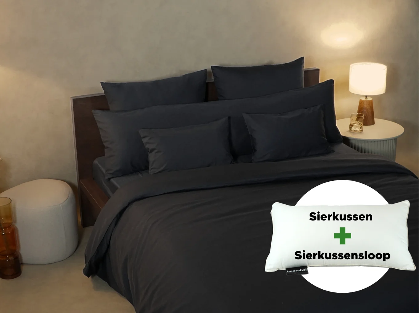 Sierkussen + sierkussensloop voordeelset | Satijn katoen – Charcoal black