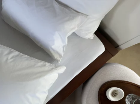 Alternative view of Hoeslaken met hoeklabels & side pockets | Percale katoen - Pure white