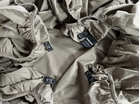 Alternative view of Hoeslaken met hoeklabels & side pockets | Percale katoen - Japandi taupe