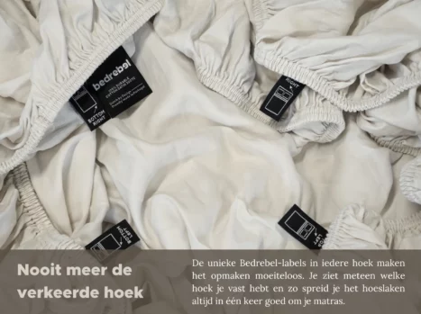 Alternative view of Peuterbed hoeslaken met hoeklabels & side pockets | Satijn katoen - Ivory beige